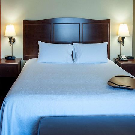 Hampton Inn & Suites Watertown Esterno foto