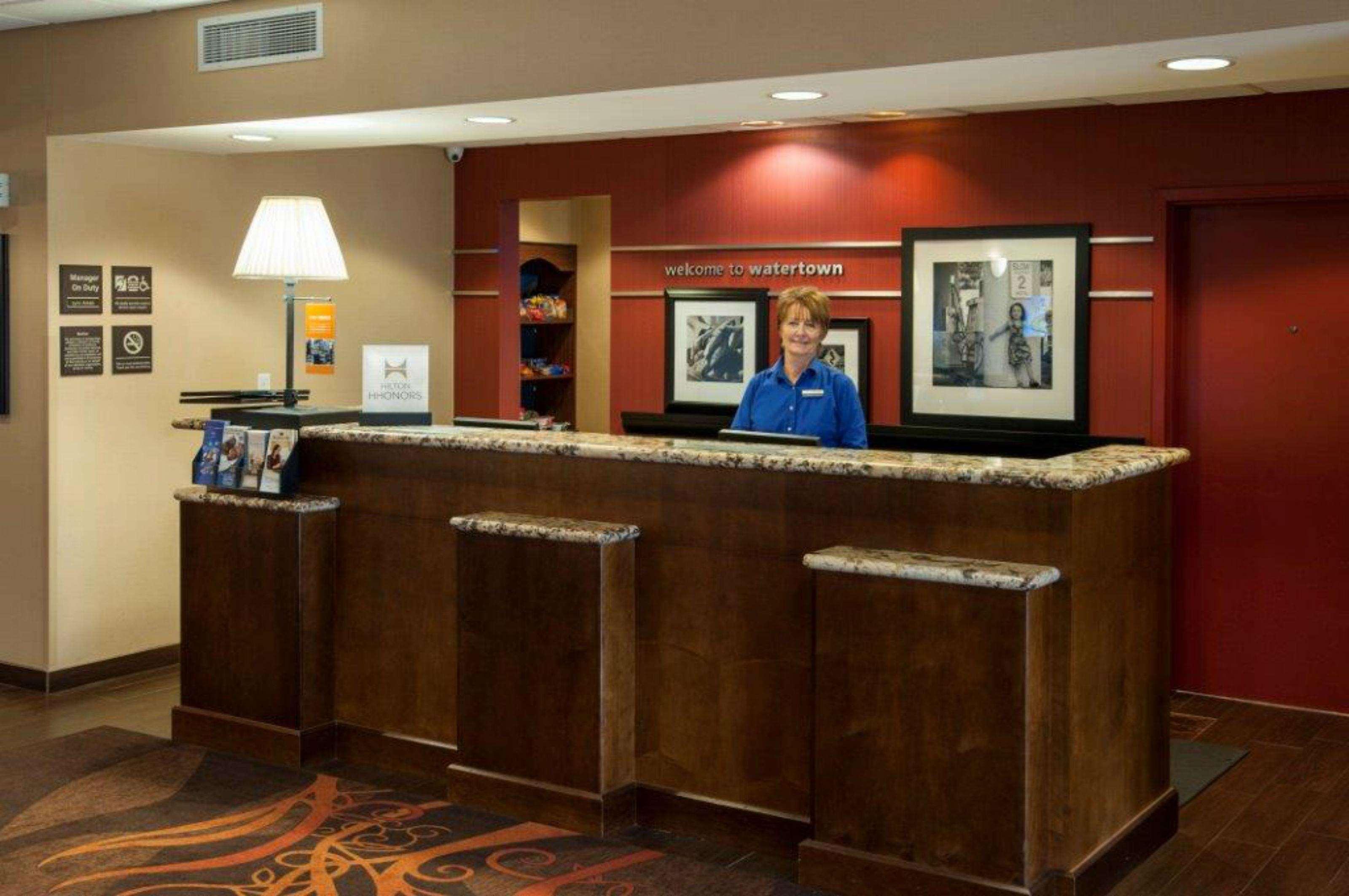 Hampton Inn & Suites Watertown Esterno foto