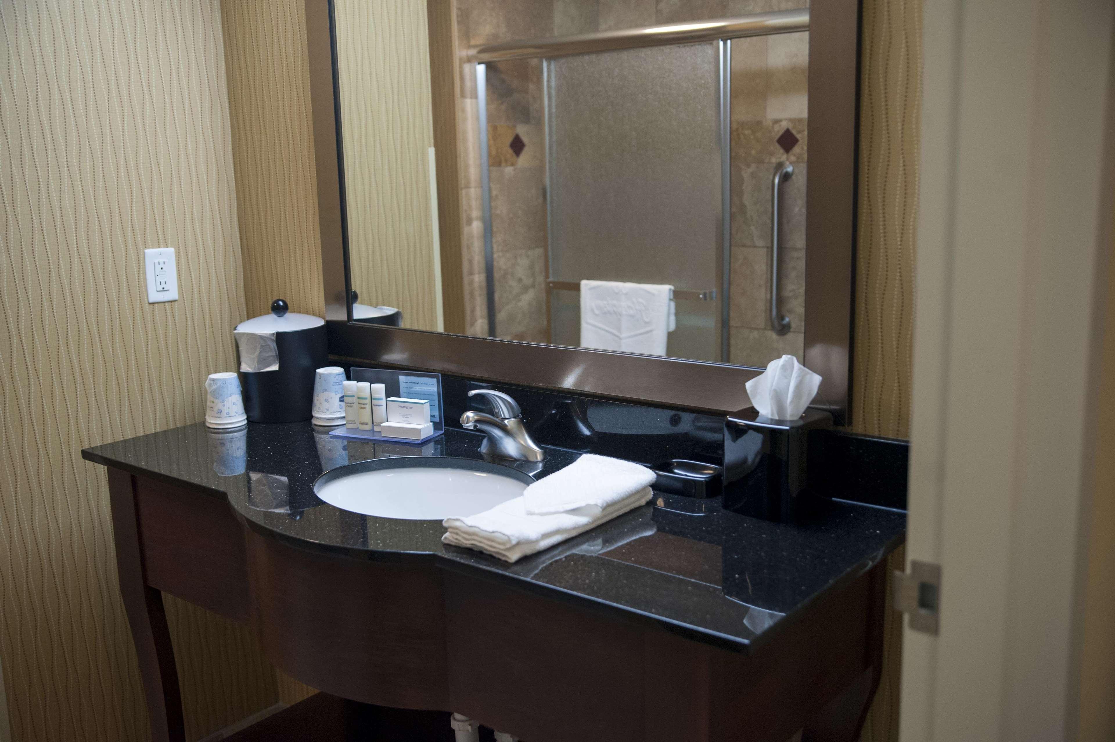 Hampton Inn & Suites Watertown Esterno foto